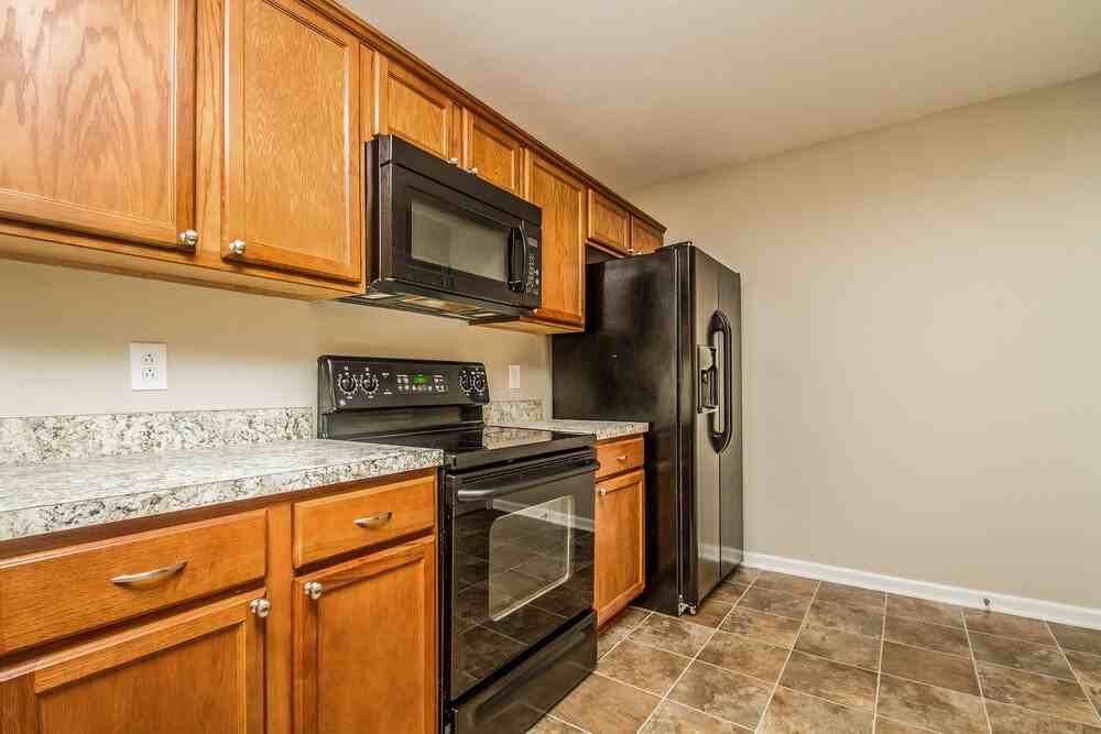 819 Kanatak Ln - Photo 5 of 15
