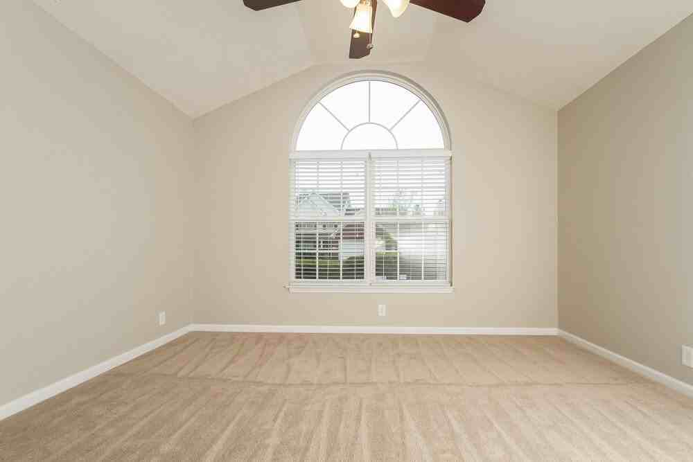819 Kanatak Ln - Photo 7 of 15