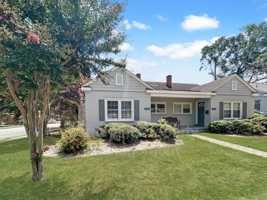 featured image of 667 Ravenel St