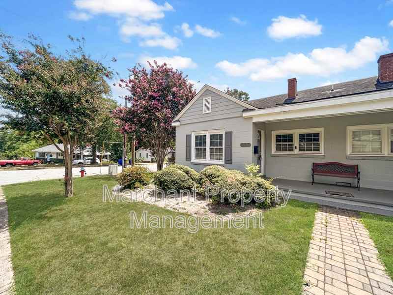 667 Ravenel St - Photo 4 of 27