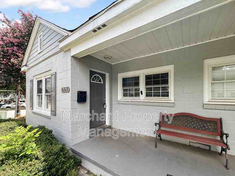 667 Ravenel St - Photo 5 of 27
