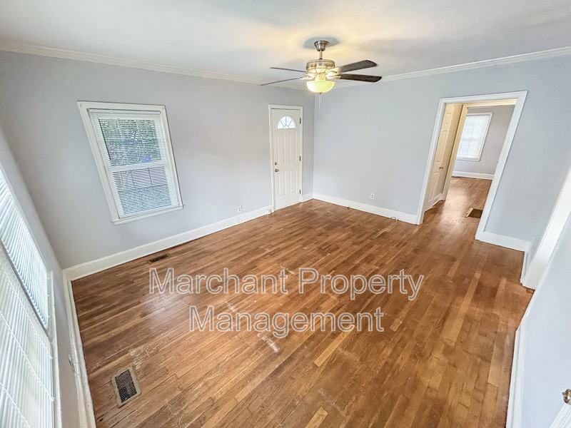 667 Ravenel St - Photo 6 of 27