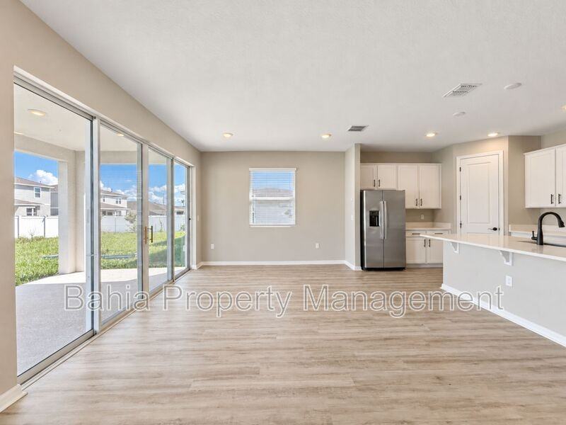 819 Folklore Ln - Photo 6 of 17
