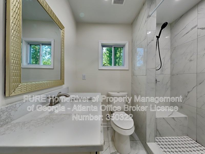 1127 Valley View Rd Se - Photo 7 of 22