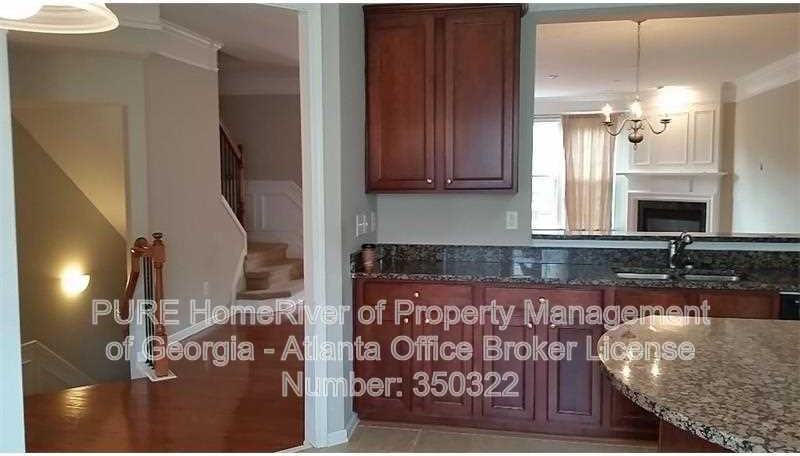 1612 Wehunt Pl Se - Photo 5 of 15