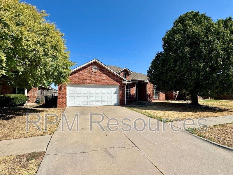 8413 Nw 77th St - Photo 3 of 29