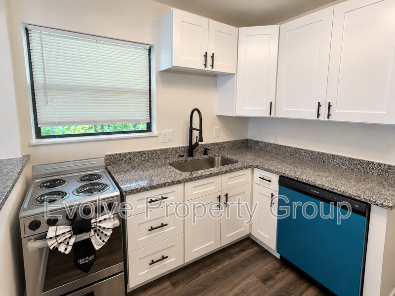 1303 E Harding St - Photo 2 of 22