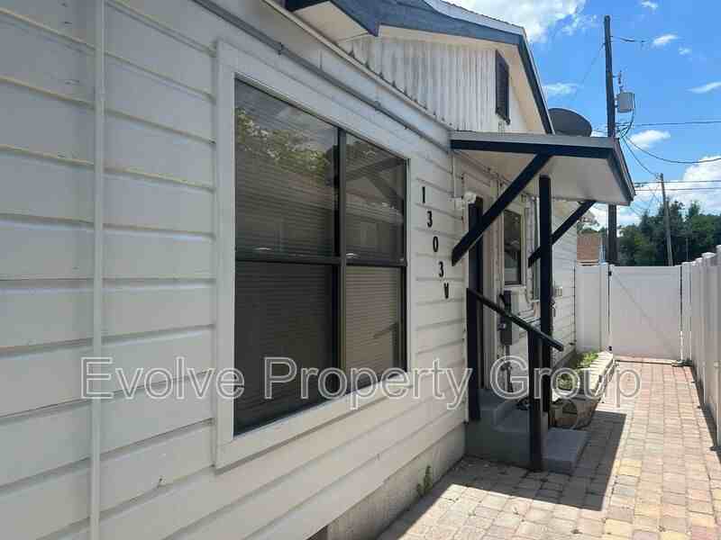 1303 E Harding St - Photo 7 of 22