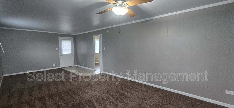 522 Sara Dr - Photo 4 of 18