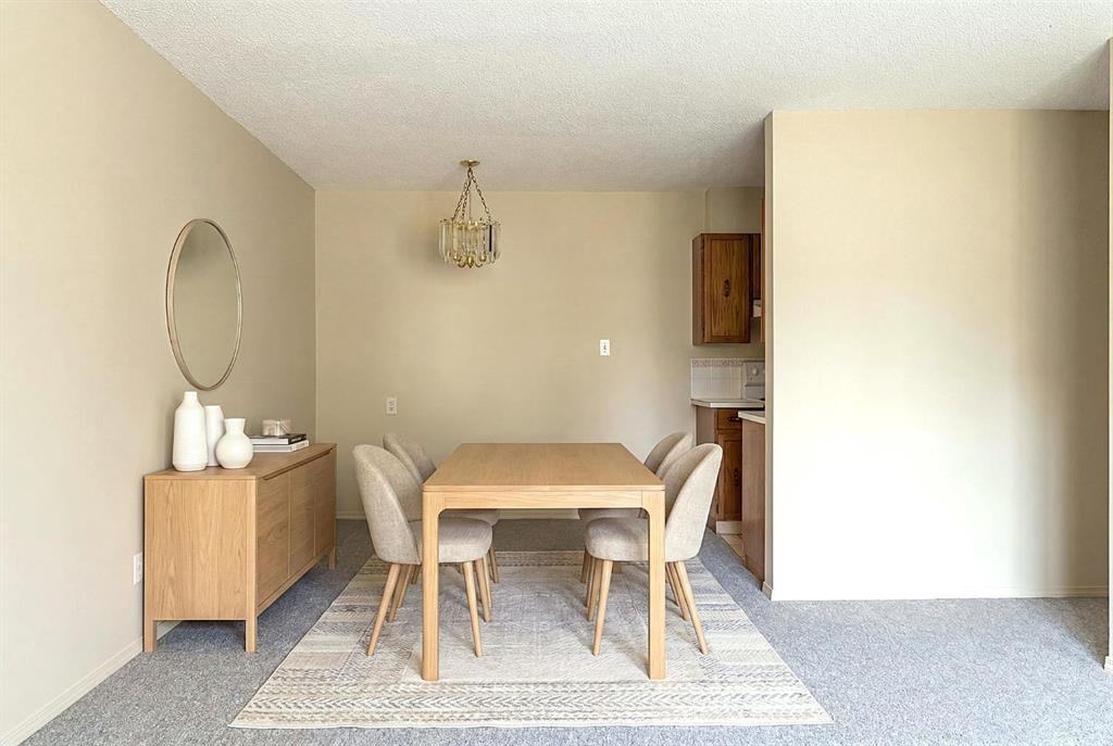 617 56 Ave Sw - Photo 3 of 13