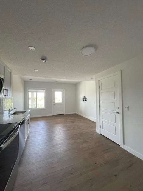 79 Paint Horse Cres - Photo 4 of 14