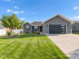 featured image of 328 35th Ave Ne