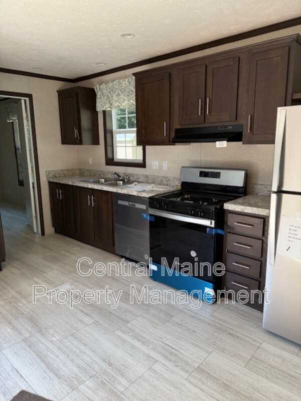 17 Austin Dr - Photo 3 of 11