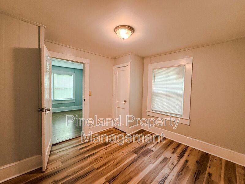 405 Andy St - Photo 2 of 11