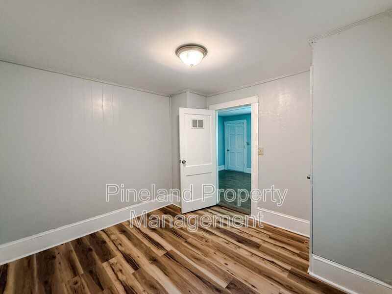 405 Andy St - Photo 3 of 11