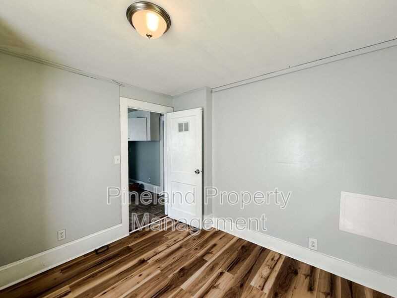 405 Andy St - Photo 5 of 11