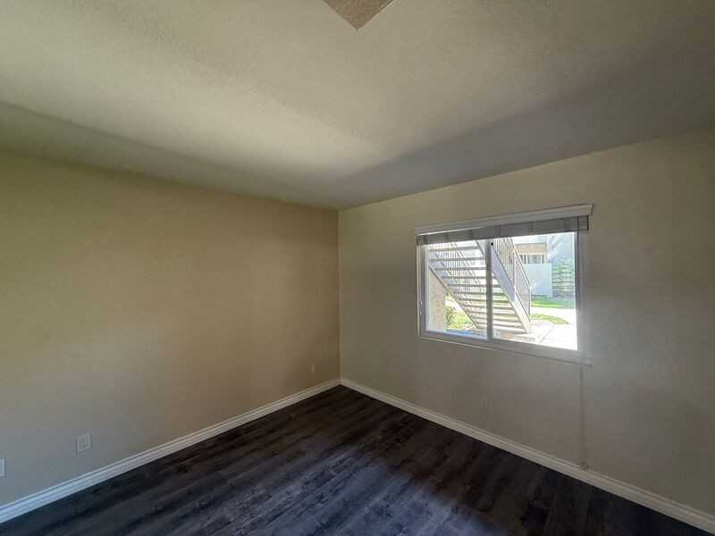 5425 Lake Murray Blvd #5 - Photo 6 of 16