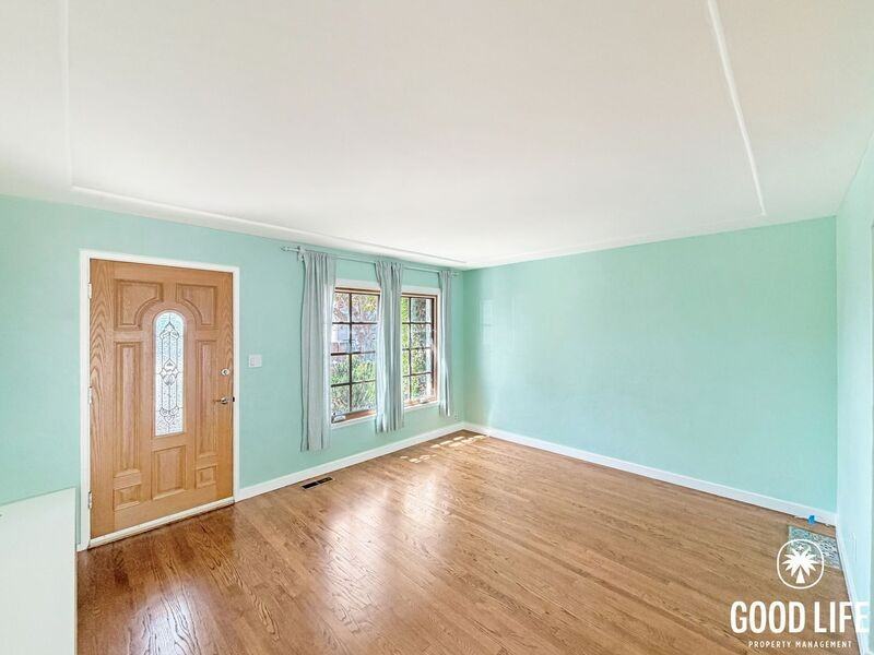 4521 Maple Ave - Photo 3 of 20
