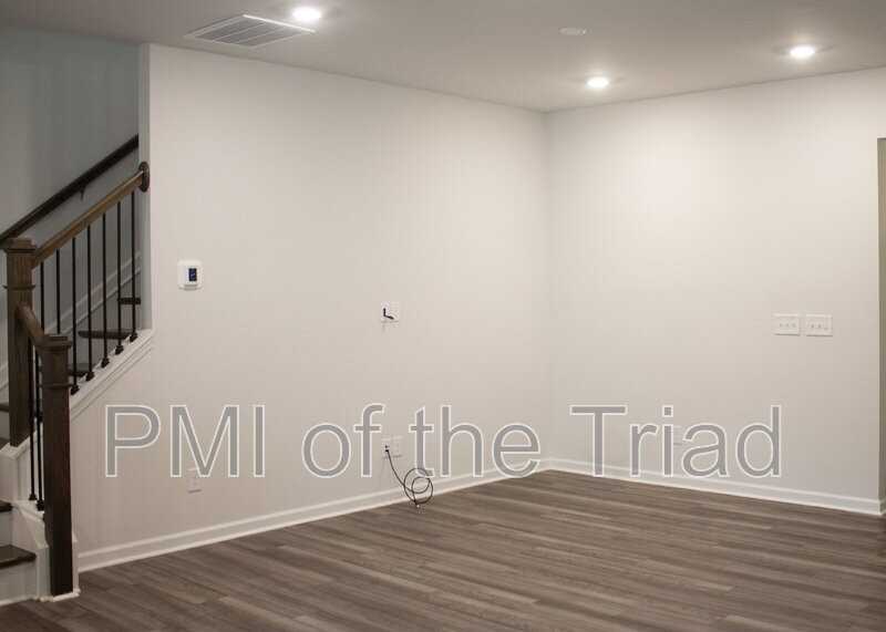 3005 Mackay Pointe Ln - Photo 3 of 17