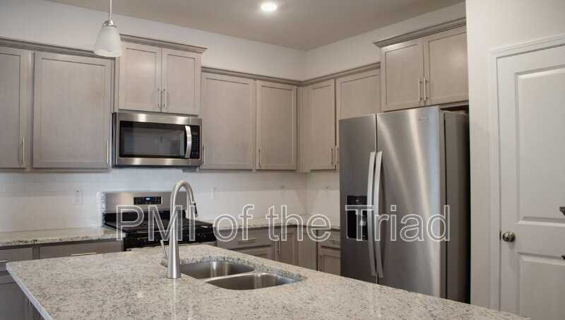3005 Mackay Pointe Ln - Photo 5 of 17