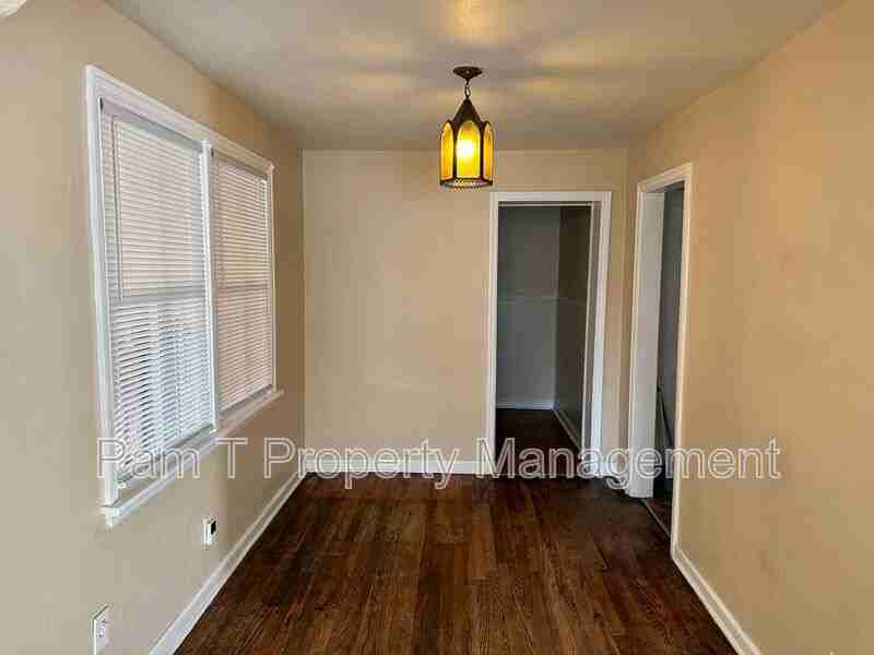 639 W 42nd St - Photo 5 of 15