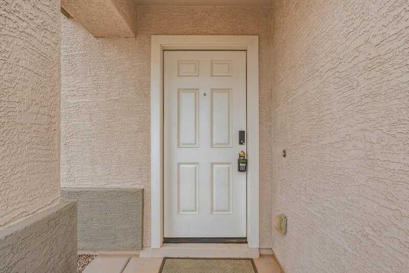 1796 W Laguna Dr - Photo 4 of 34