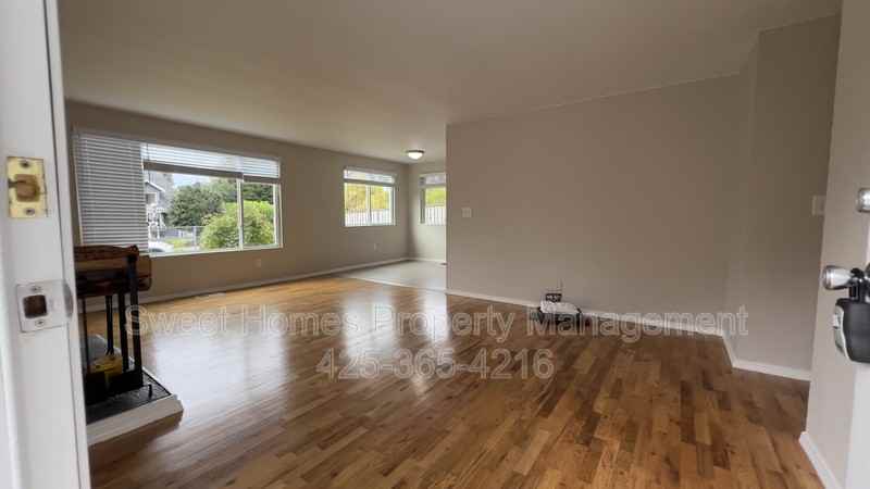5228 18th Ave Sw - Photo 3 of 20