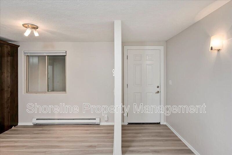 2085 W Brittany Ln #303 - Photo 2 of 40