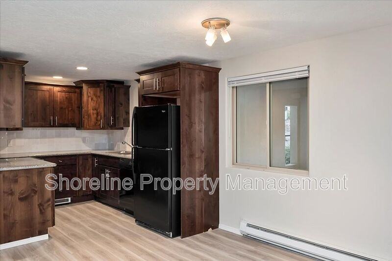 2085 W Brittany Ln #303 - Photo 3 of 40
