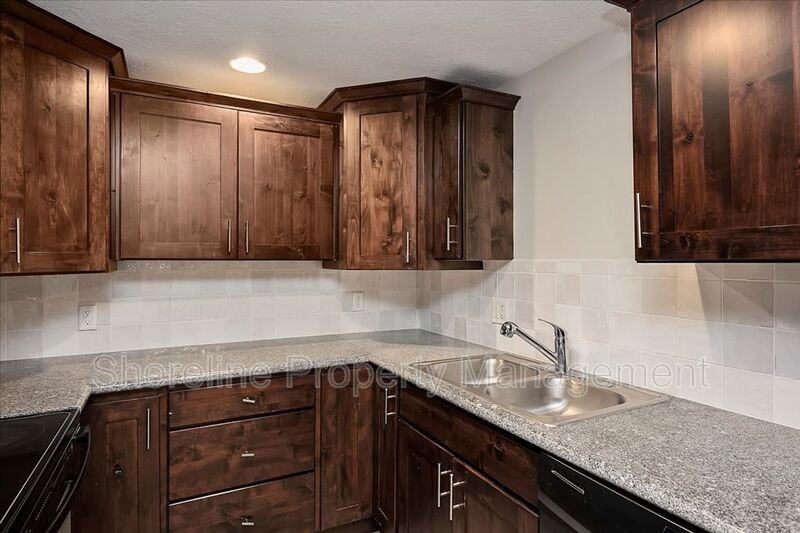 2085 W Brittany Ln #303 - Photo 6 of 40