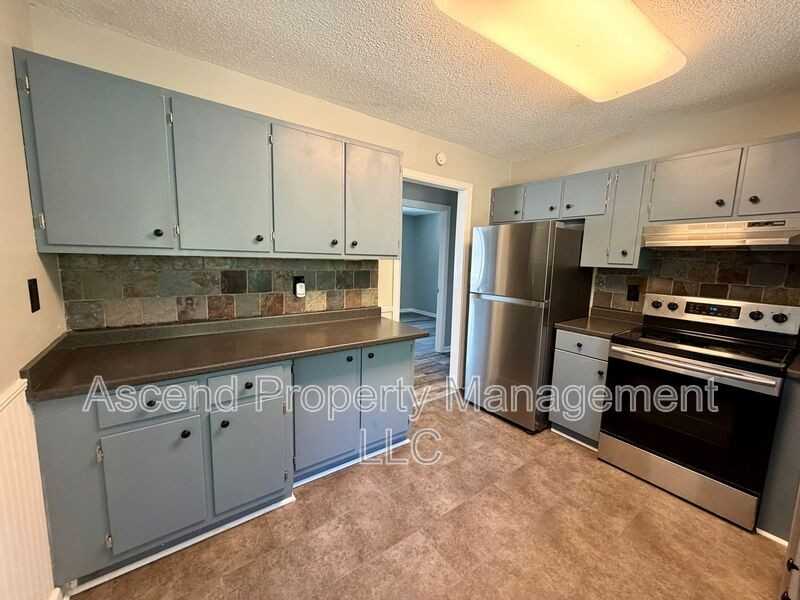 7707 Canyon Dr - Photo 6 of 24