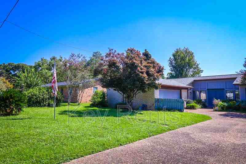 7018 Forshalee St - Photo 2 of 17
