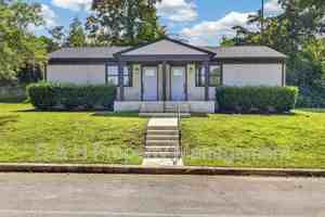 featured image of 206 Boatman St
