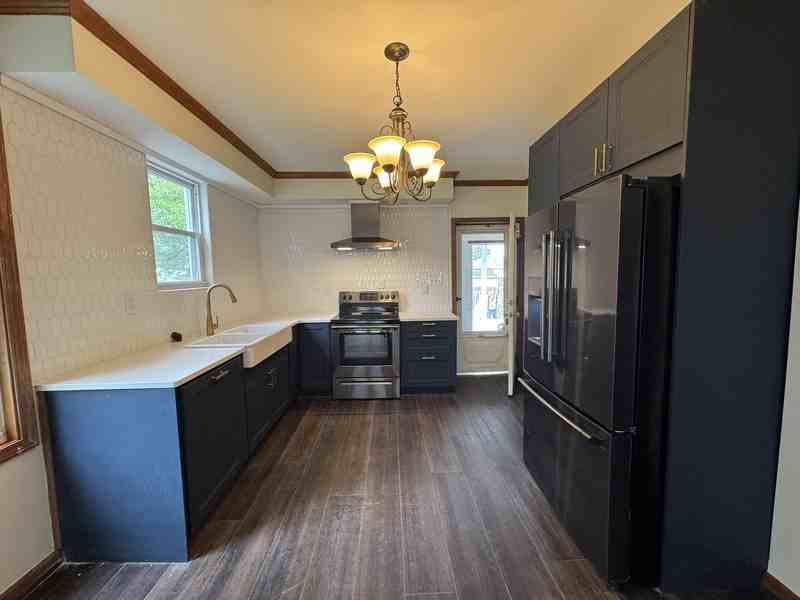 2451 10th St - Photo 6 of 13