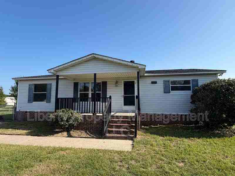 471 Washington Ln - Photo 2 of 17