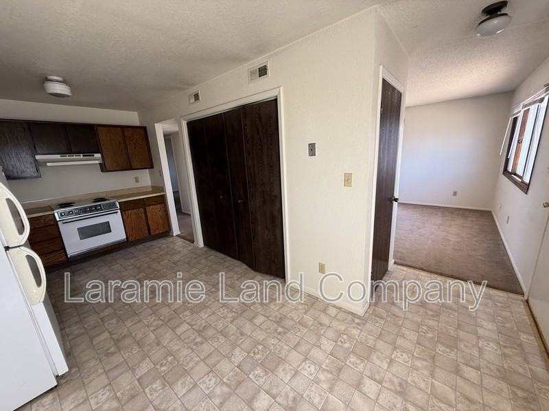 1431 Grafton St - Photo 4 of 18