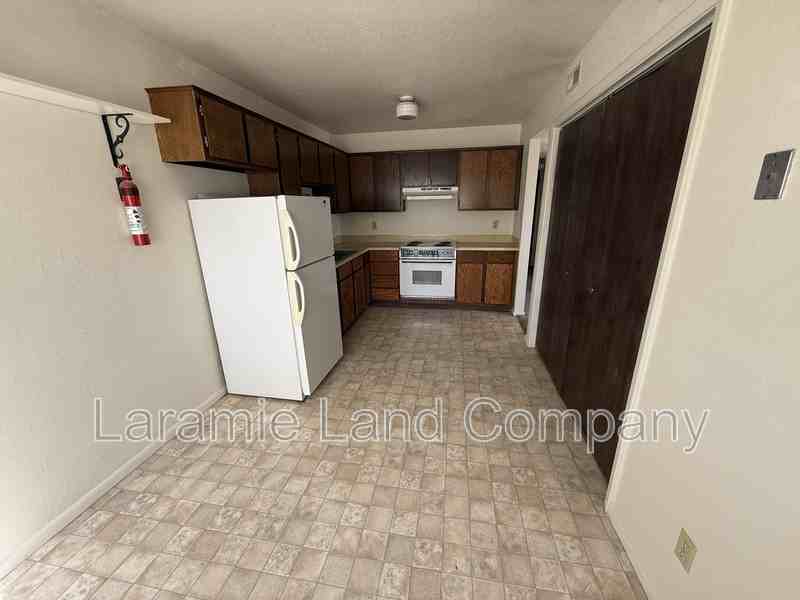 1431 Grafton St - Photo 5 of 18
