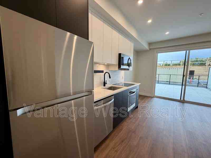 1292 Sutherland Ave - Photo 3 of 17