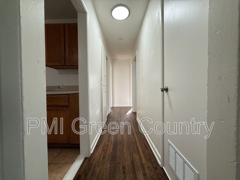 1547 E 51st St N - Photo 5 of 10