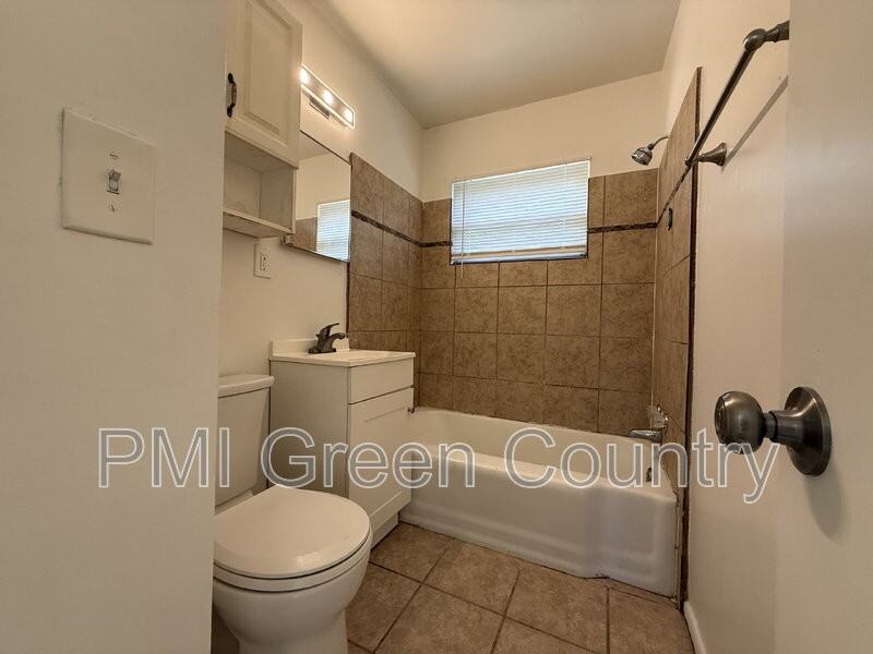 1547 E 51st St N - Photo 6 of 10