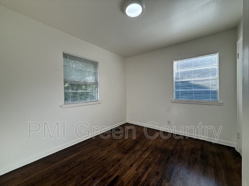 1547 E 51st St N - Photo 7 of 10
