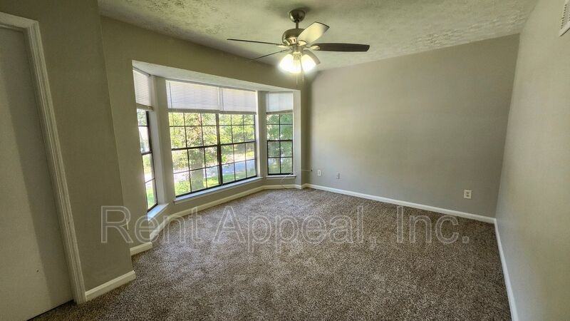 6915 Babbling Brook Dr - Photo 5 of 13