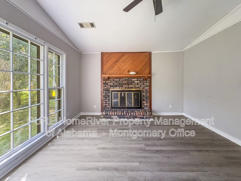 1701 Longmeadow Dr - Photo 3 of 19