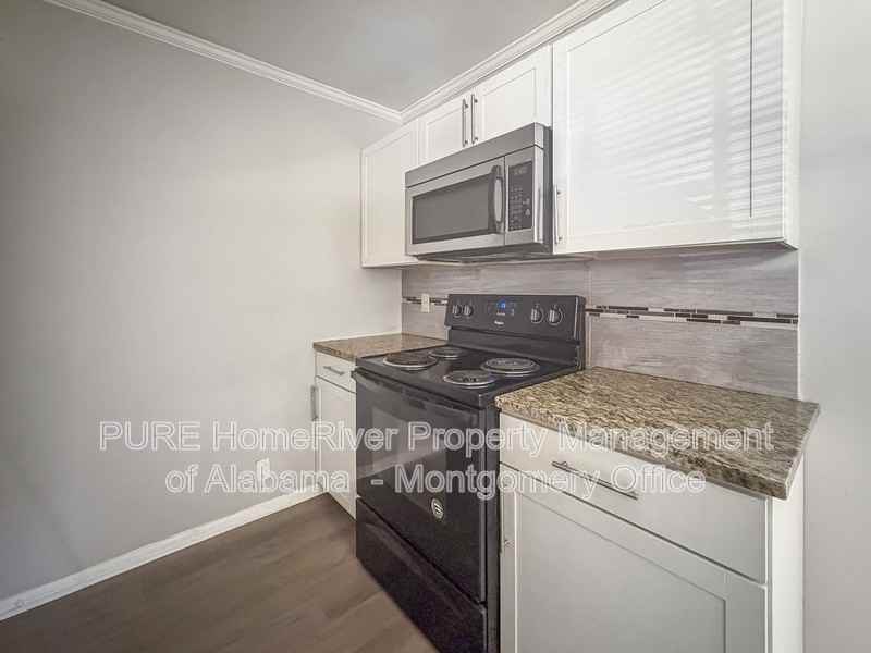 1701 Longmeadow Dr - Photo 5 of 19