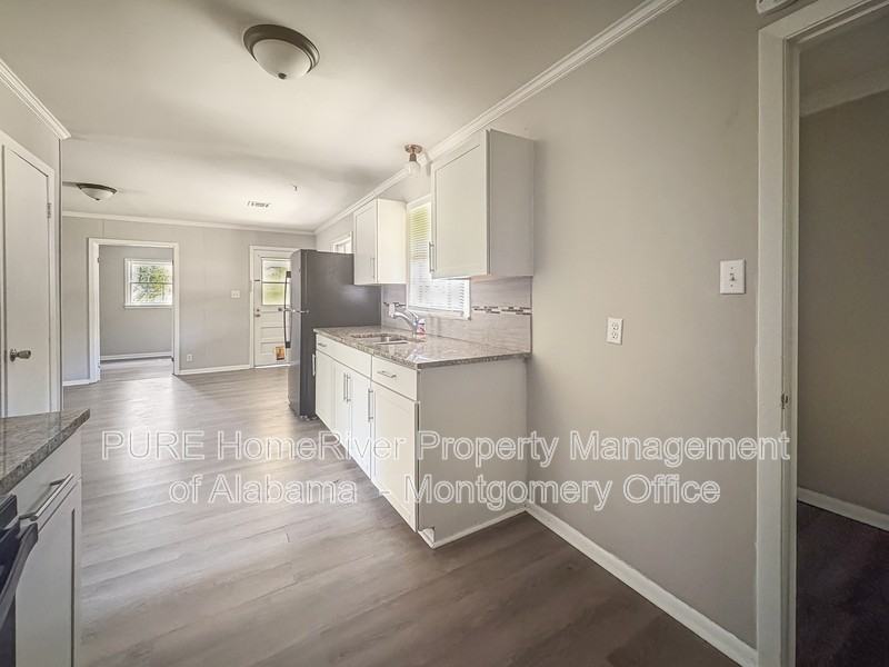 1701 Longmeadow Dr - Photo 6 of 19