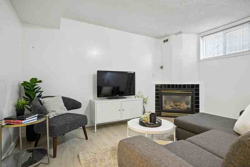 11112 116 St Nw #2 - Photo 3 of 15