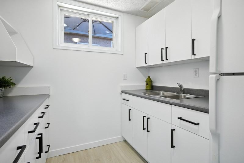 11112 116 St Nw #2 - Photo 7 of 15