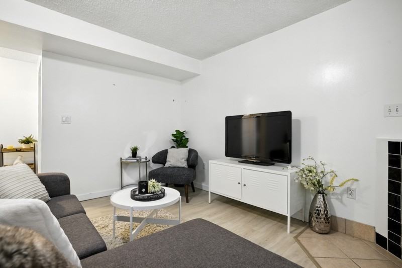 11116 116 St Nw #2 - Photo 5 of 15