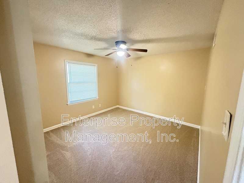 3645 W Sutton Dr - Photo 6 of 21