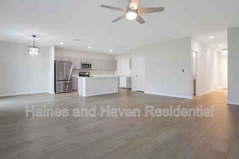 3889 Geranium Ave - Photo 7 of 32